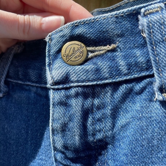 Vintage Woolrich Straight Leg Jeans in Medium Blue Wash - Picture 3 of 9